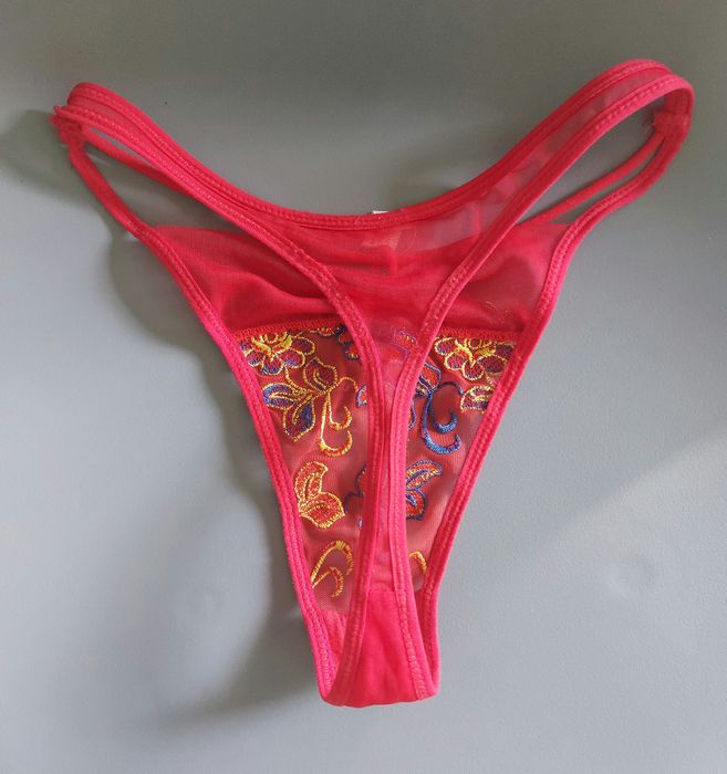 Majtki typu stringi rozm.M - nowe