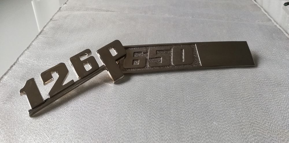 Fiat 126p emblematy tylnej klapy chromowane metalowe chrom