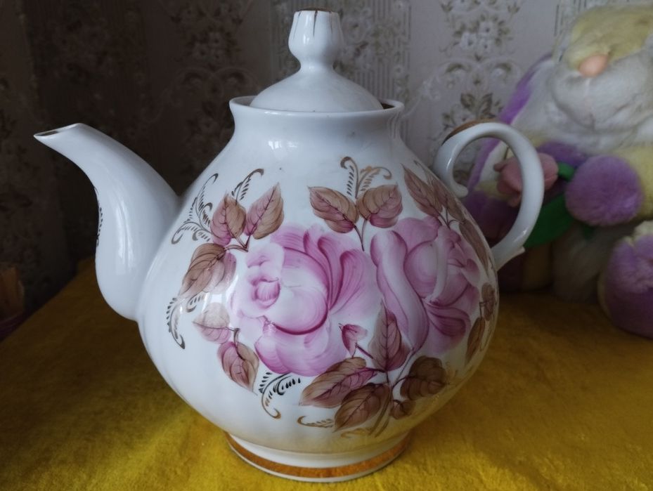 Чайник великий фарфоровий