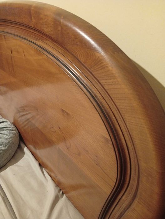 Quarto de casal castanho,sem roupeiro