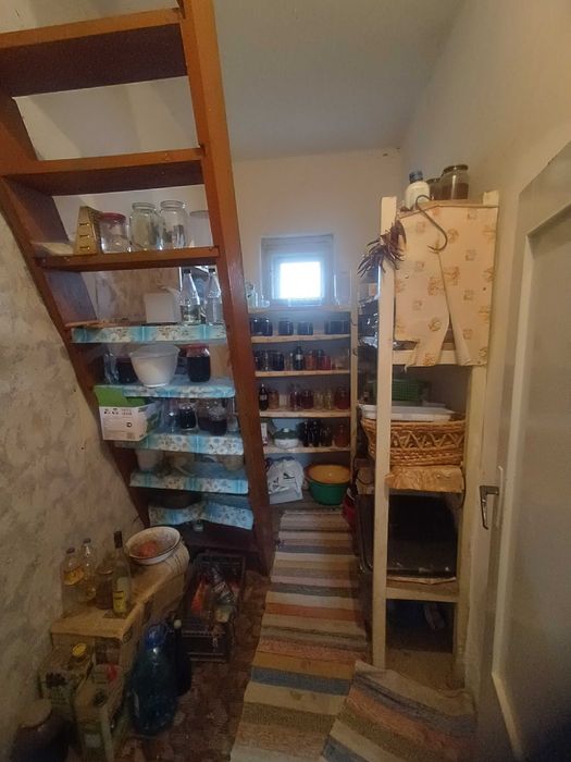 ВЕЛИКИЙ 4-Х кімнатний будинкок 146 кв.м., новий дах, гараж жилий стан