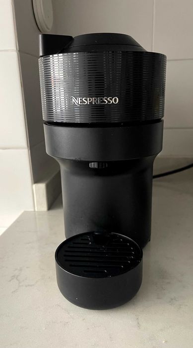 Máquina Vertuo Pop Liquorice Black Nespresso