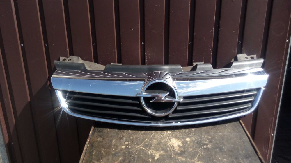 Opel Zafira B Grill Atrapa chłodnicy zderzaka przód