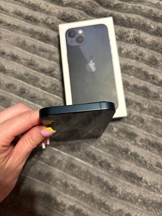 iphone  13/128  отличый