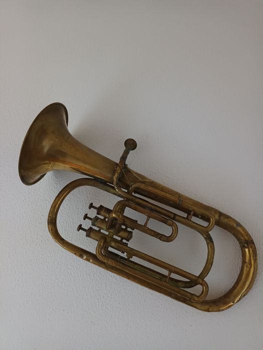 Tuba antiga Couesnon Paris 60cm comprimento