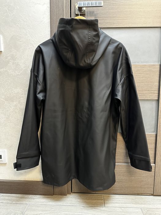 Дощовик Pull&Bear чорного кольору