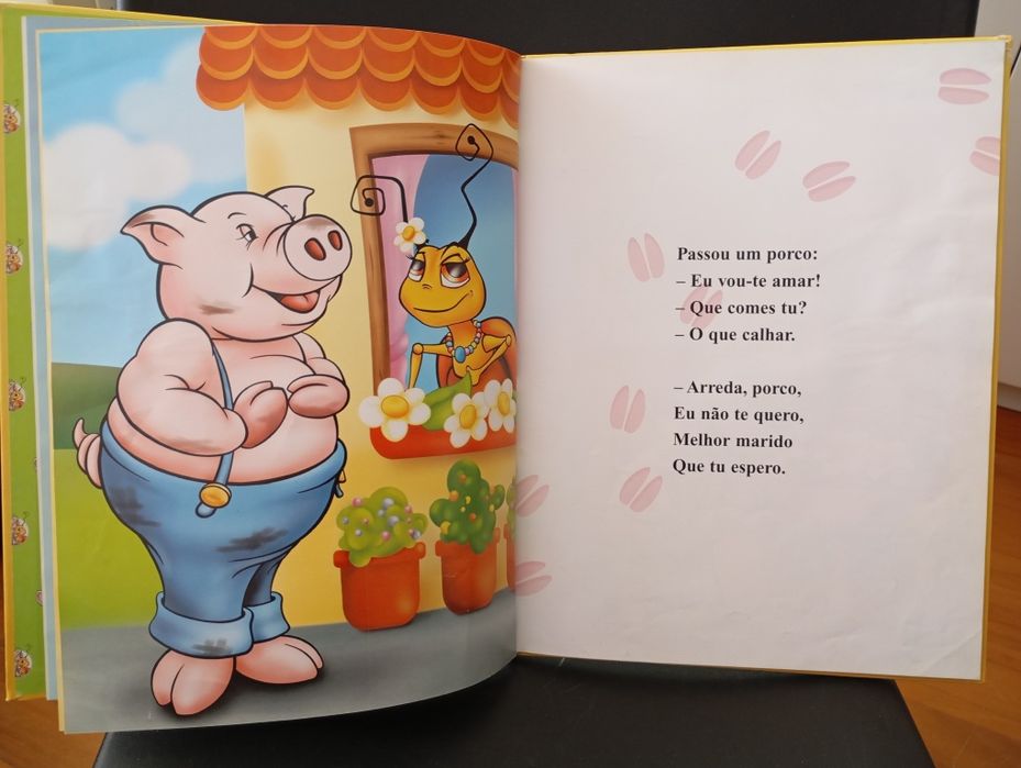 Livro " A carochinha e o João ratão"