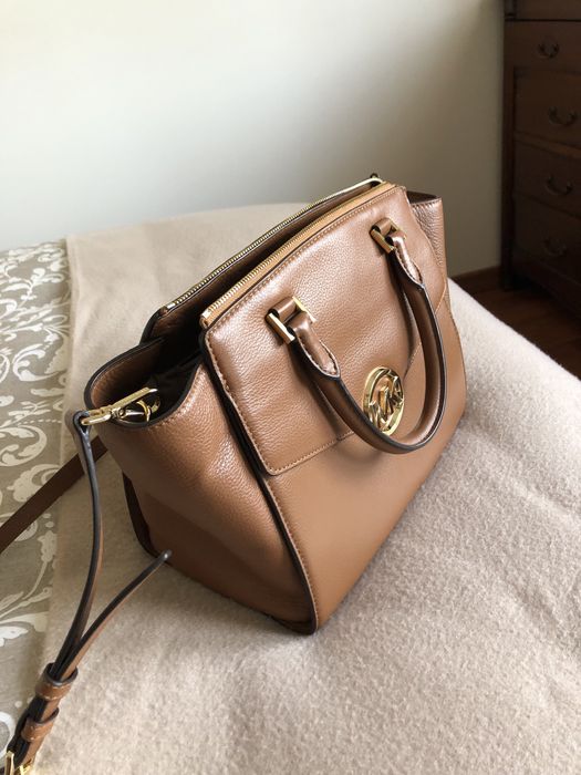 Mala Michael Kors