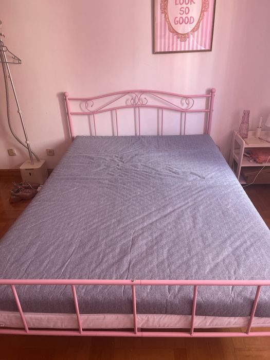 Cama de Metal de Casal Rosa - Vida XL ( como nova )