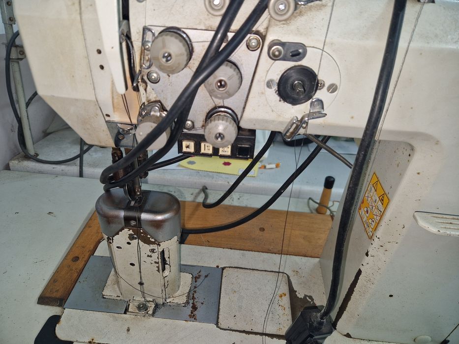 Máquina Adler 2 agulhas