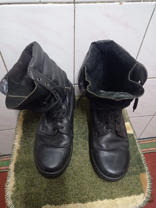 Продам берцы кожаные 42 размер