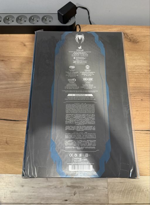 Hot toys spider man Marvel Cyborg