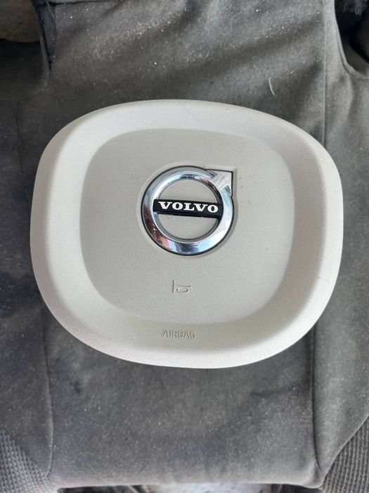 Подушка безпеки в руль AirBag на Volvo XC 60 90 18-25 року