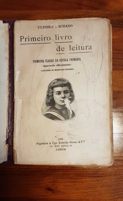 Livros antigos variados