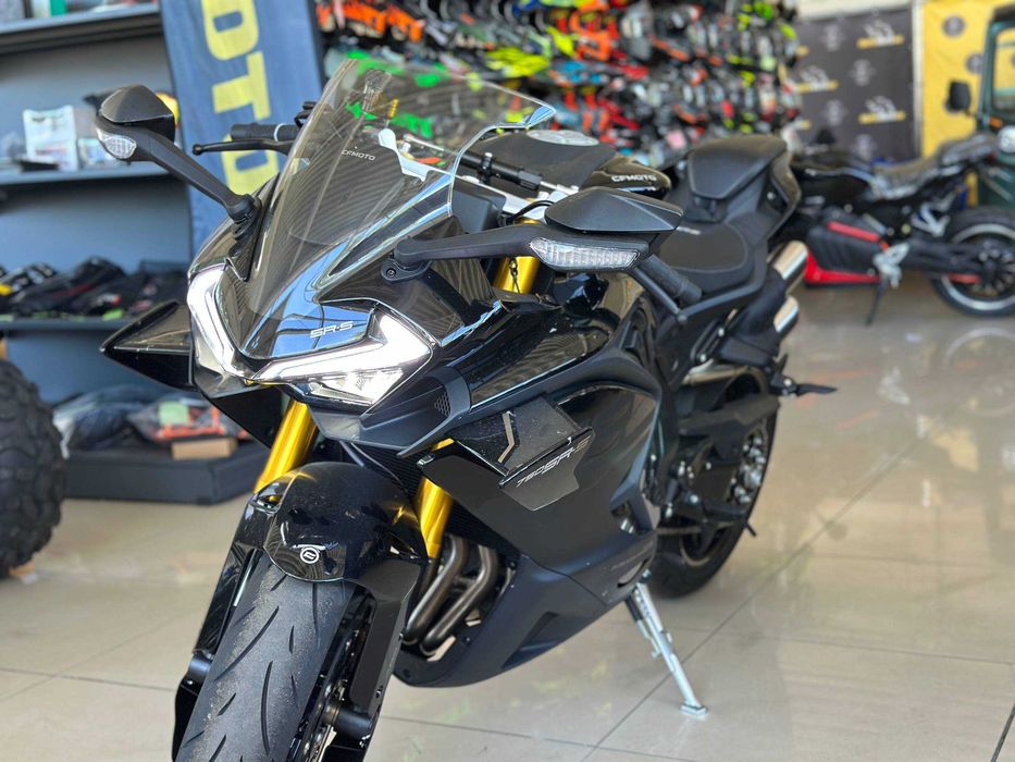 Мотоцикл CFMOTO 750SR-S