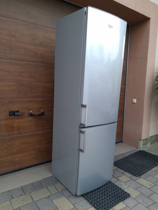 Холодильник Whirlpool.робочий.в гарному стані 200см×60×60.