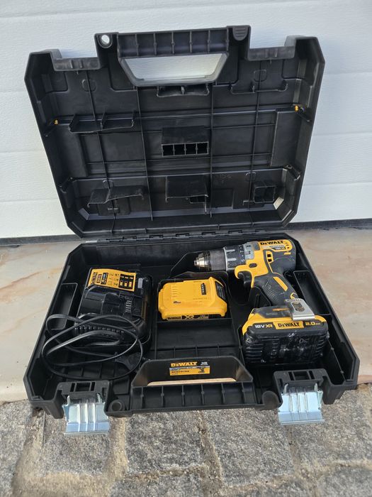 Aparafusadora com mala DeWalt 18V 2.0Ah brushless DCD791D2 com bateria