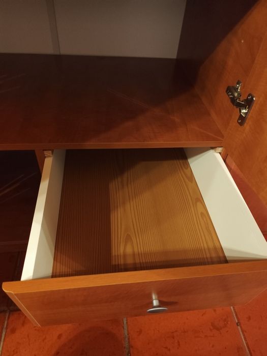 Roupeiro com espelho