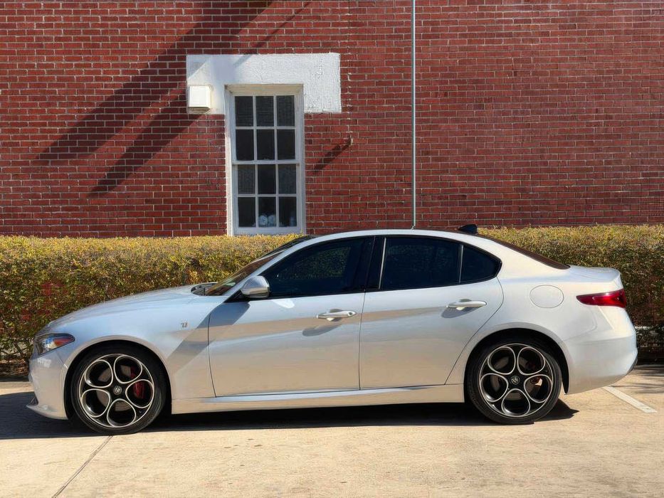 Alfa Romeo Giulia Ti      2022