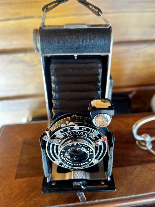 Antiga maquina fotografica kodak junior 620