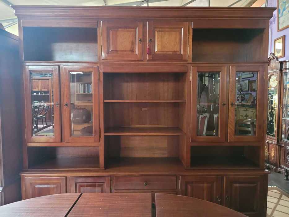 Grande móvel de sala em madeira - ótimo estado e qualidade