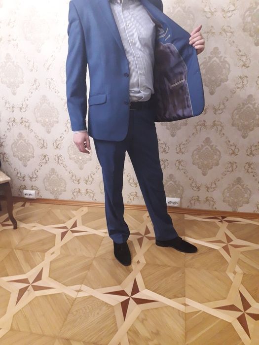 Новий чоловічий класичний костюм синій, розмір 52