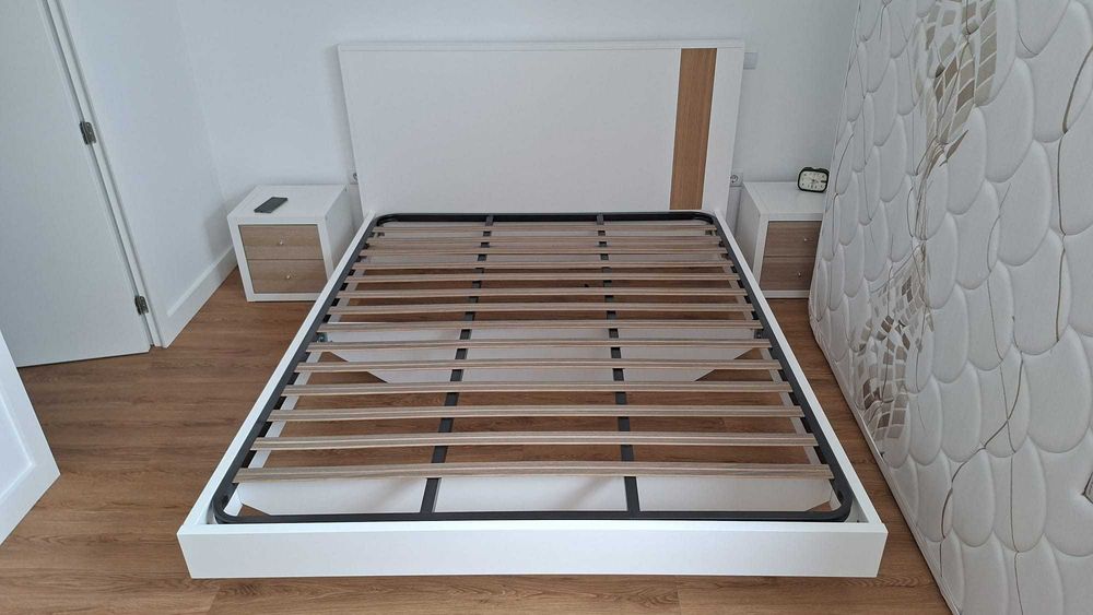 Cama modelo Roma com estrado 200x160 (não inclui colchão)