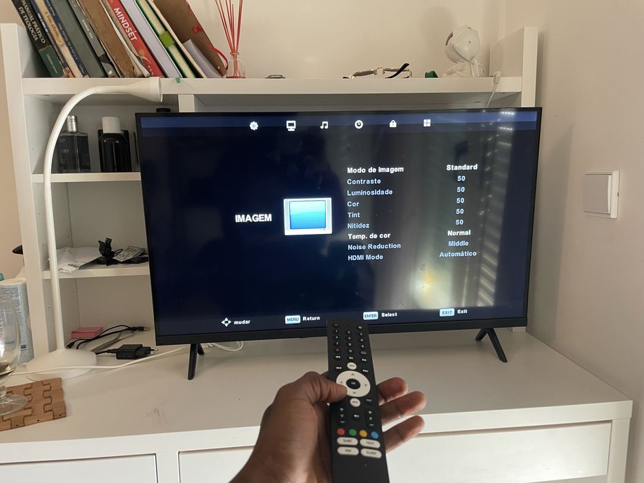 Tv com pouco 1 mês de uso