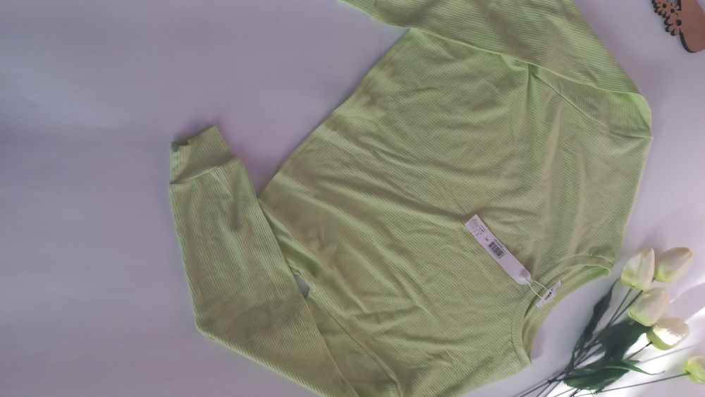 Салатний лонгслів вагітним  короткий светр 46 48 розмір новий