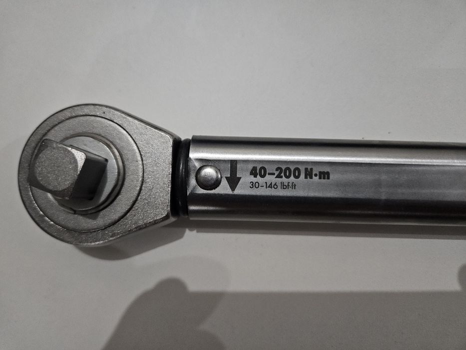 Chave Dinamométrica Würth 1/2" (40-200 N·m) – Profissional com Estojo