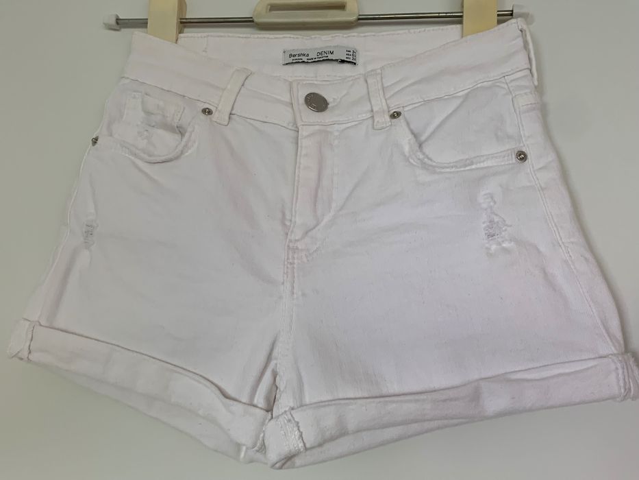 Calções de ganga brancos tamanho XS Bershka novos