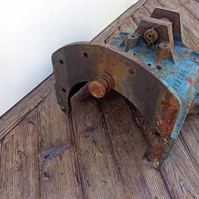 Stary wspornik mocowanie osi kołyska Zetor K 25