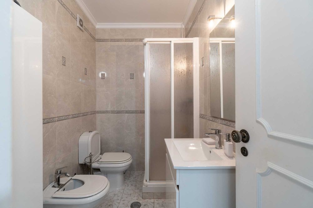 Apart T3 totalmente renovado 2 wc e marquise em Vila Real Sto. António