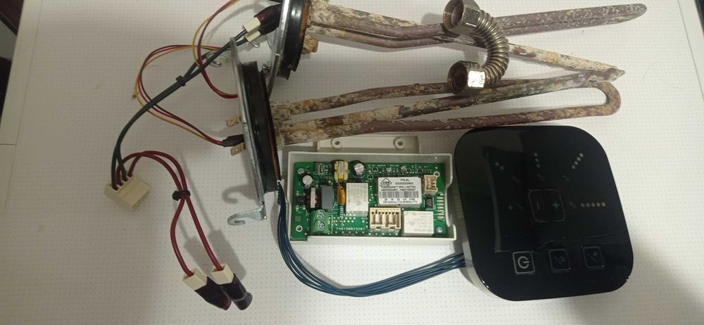 Силова плата бойлера Ariston