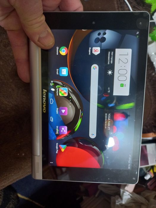 Планшет  йога  в идеальном состоянии в пленке