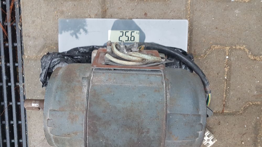 Silnik 400v 19mm walek