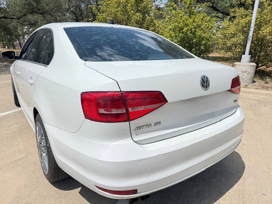 Volkswagen Jetta      2015