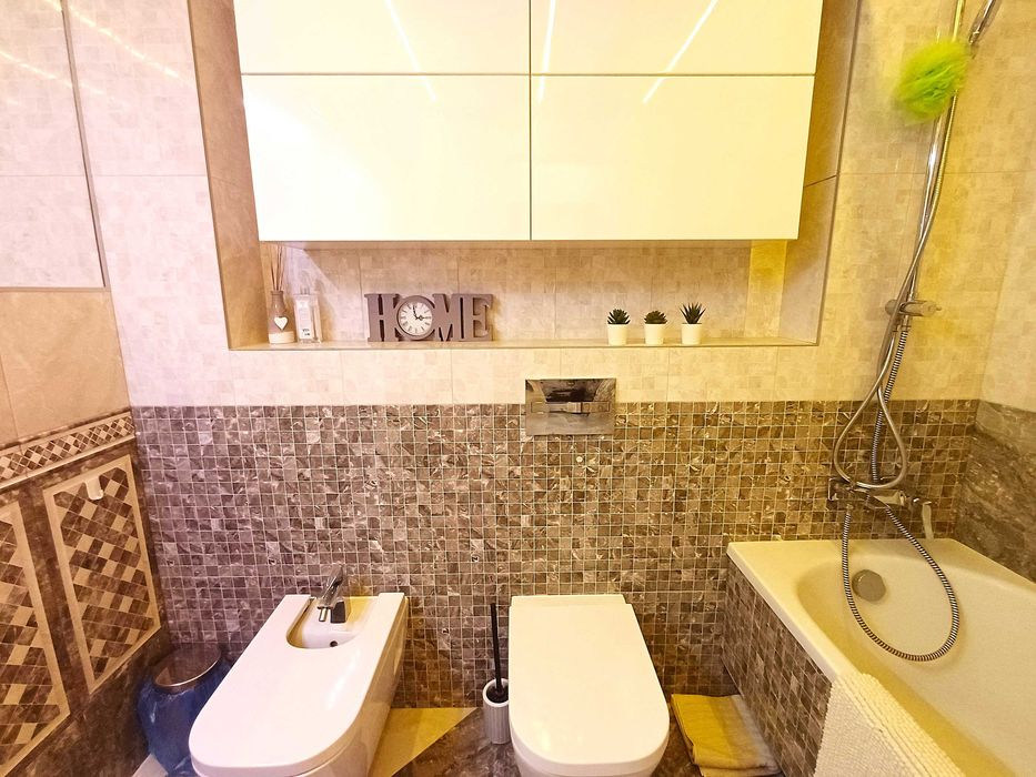 Продажа 2-комнатной квартиры с ремонтом Набережная Победы 48!!