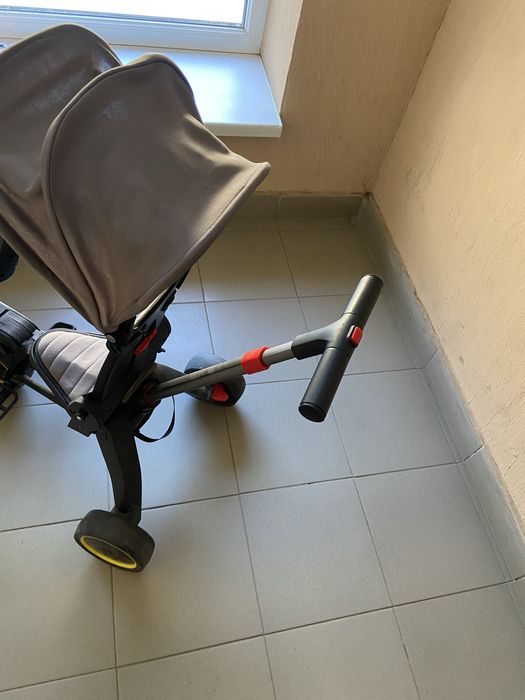 Трехколісний велосипед з ручкою, складний