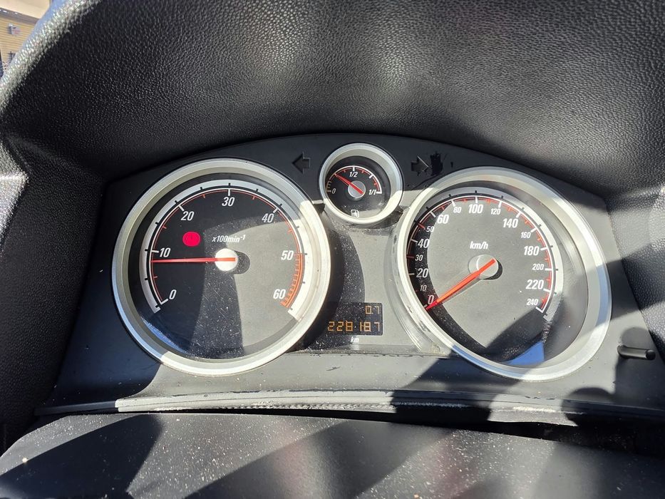 Opel Astra 1.9 cdti 150 cv