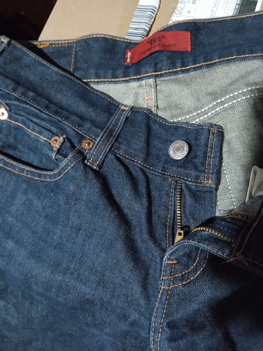 Джинсы Levis Strauss  W 28 L 32