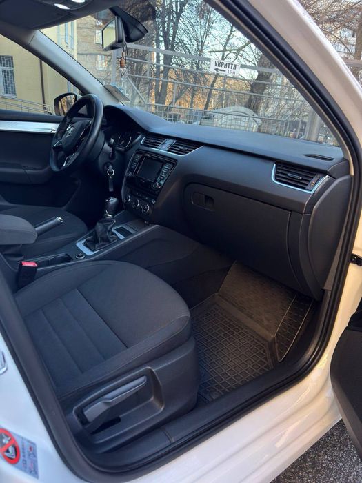 Продам своє авто Skoda Octavia 2014