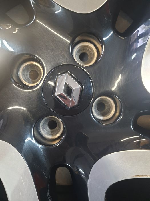 (01) Felgi 17" 4x100 ET 40 6,5j - Renault