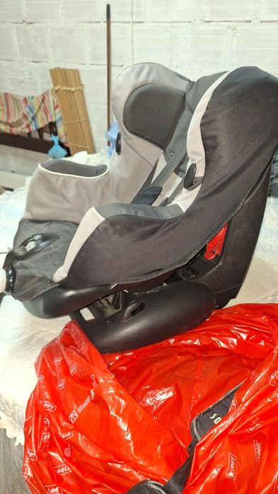 cadeira para o carro inclinável.
vendo e conjunto completo