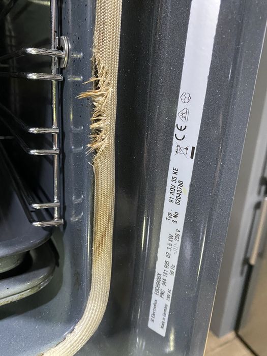 Встраиваемый духовой шкаф Electrolux EOC 69400