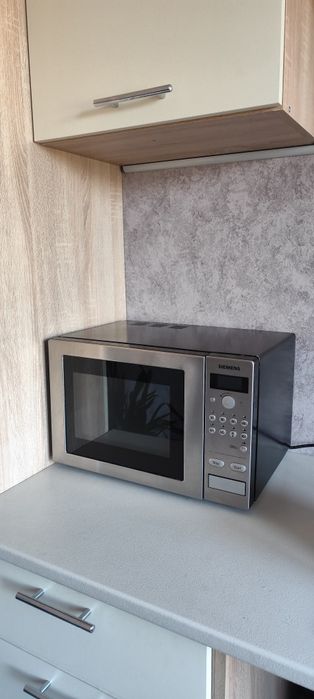 Інверторна микрохвильовка з грілем Siemens HF17556EU нержавійка