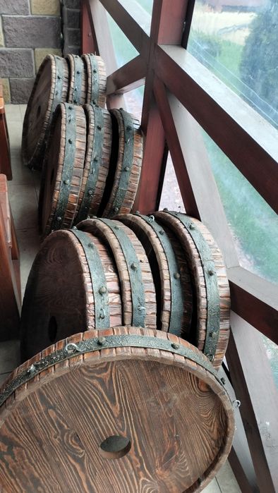 Люстри дерев'яні , кришки бочки