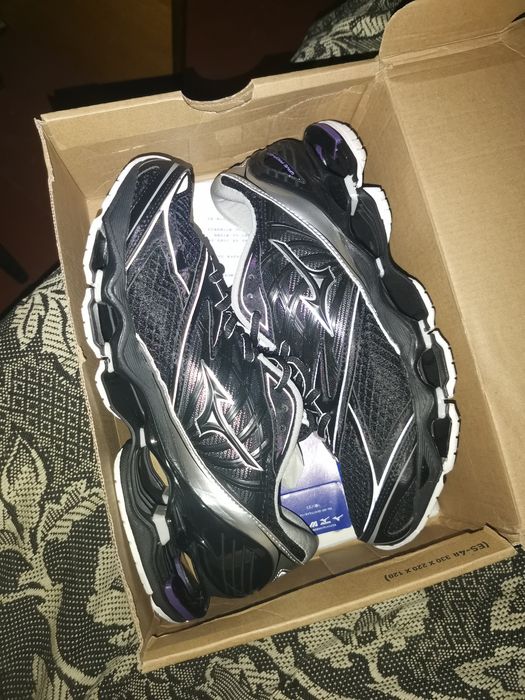 Mizuno wave prophecy ls 28.5