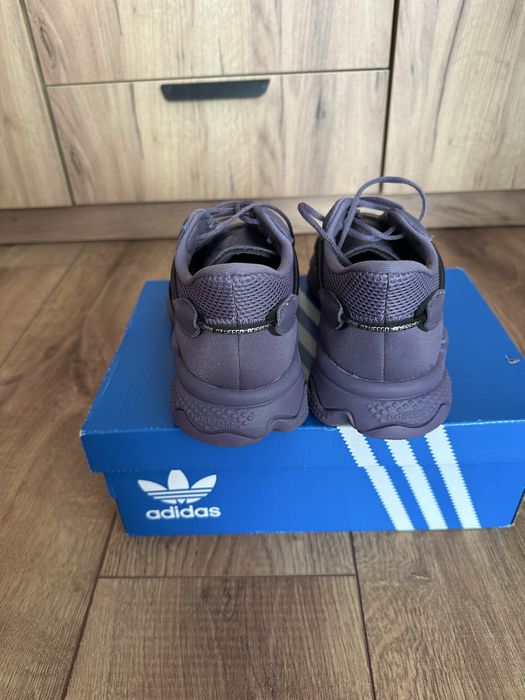 Кросівки адідас Ozweego