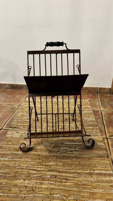 Suporte Revistas / Jornais em Ferro Vintage